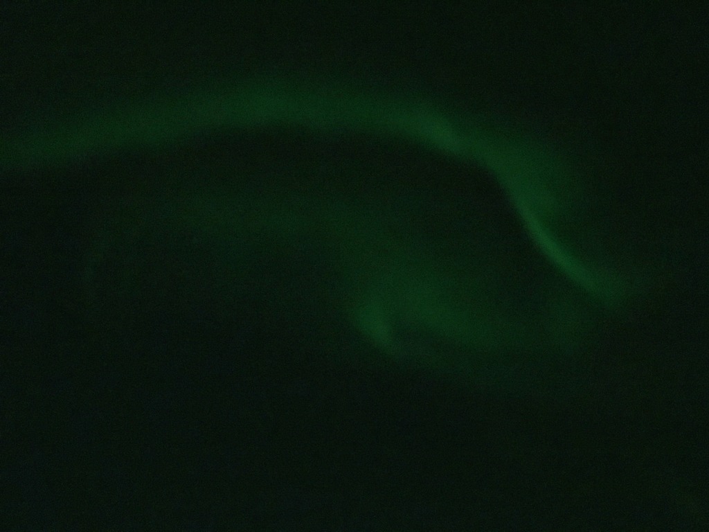 Formation d'une aurore boréale en Islande dans la région des Dimmuborgir