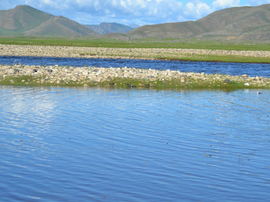 Détente au lac Ogii Nuur