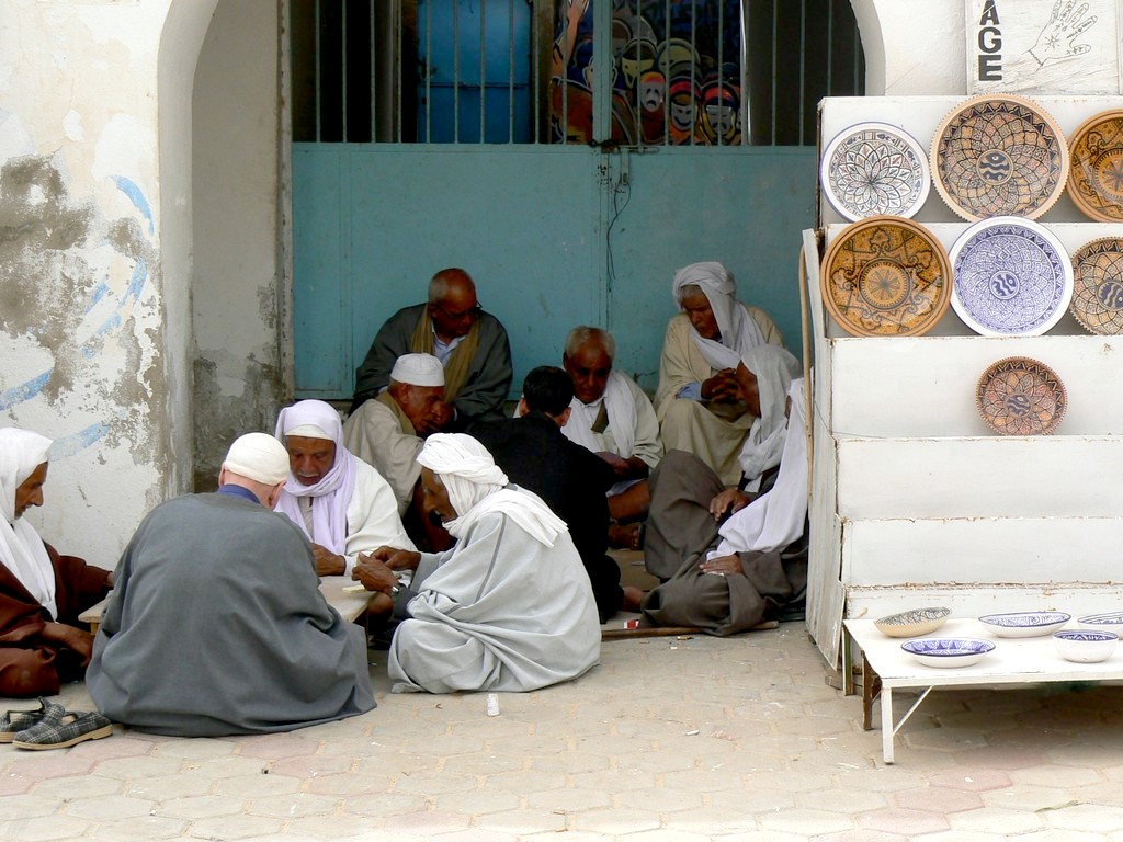 Culture tunisienne : joueurs de dés à Tozeur